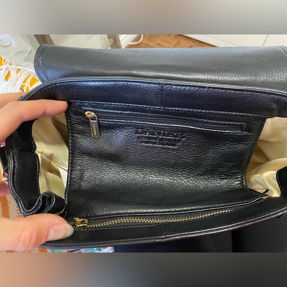 Black leather Danier shoulder purse - Picture 6 of 7